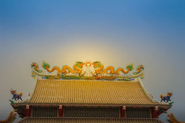 Beautiful Large Grimace Dragons Crawling Decorative Tile Roof Chinese Temples — Stock Photo, Image