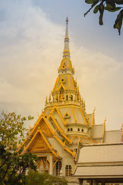 Bella Pagoda Dorata Wat Sothonwararam Famoso Tempio Pubblico Nella Provincia — Foto Stock