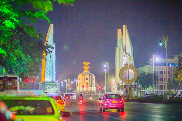 Bangkok Tailandia Marzo 2017 Monumento Democracia Noche Con Luz Colorida — Foto de Stock