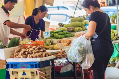 Veya Tor Kor Market (çiftçilerin Pazarlama Örgütü) bir 10 dünyalar taze pazar olarak THAIs tarafından sıralanır. Ünlü Chatuchak hafta sonu pazarı yer alır. Bangkok, Tayland - 23 Nisan 2017