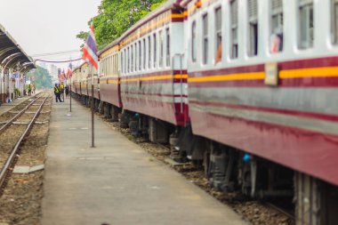 Bangkok, Tayland - 23 Nisan 2017: Tren ve yolcu Bangsue tren istasyonunda, Sue Junction Bang bir tren istasyonu ve Bangkok'ta bulunan kavşak olduğunu.