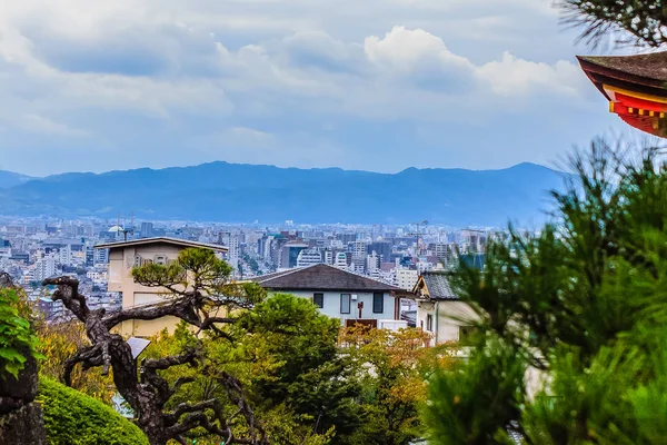Vista Ciudad Kioto Desde Templo Kiyomizu Con Cielo Nublado Dramático —  Fotos de Stock