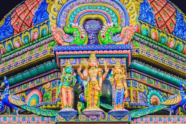 Färgglada Nattvisning Indiska Gudar Skulptur Sri Maha Mariamman Templet Även — Stockfoto