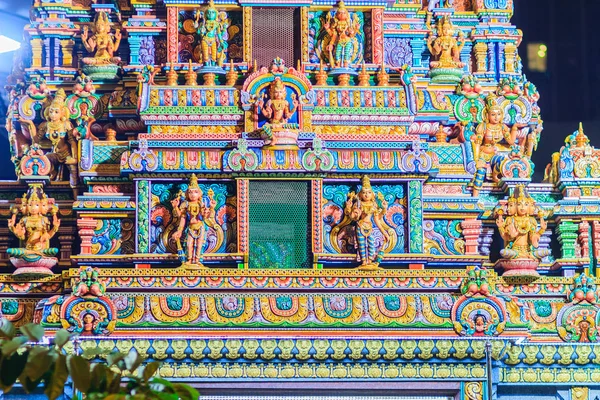 Vue Nocturne Colorée Sculpture Des Dieux Indiens Sri Maha Mariamman — Photo