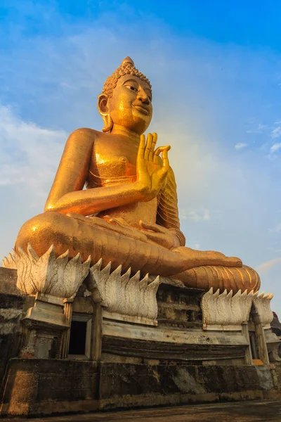 Bela Grande Estátua Dourada Buda Topo Colina Wat Khao Bandai — Fotografia de Stock