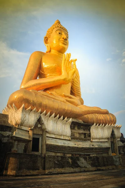 Schöne Große Goldene Buddha Statue Auf Dem Hügel Wat Khao — Stockfoto