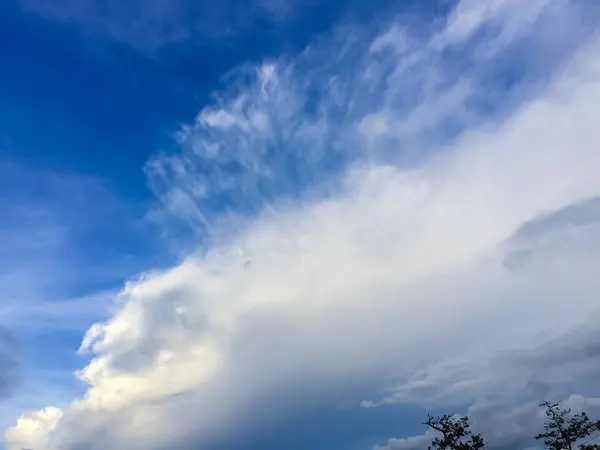 Sparse Clouds Blue Sky Morning Background Fluffy Clouds Blue Sky — Stock Photo, Image