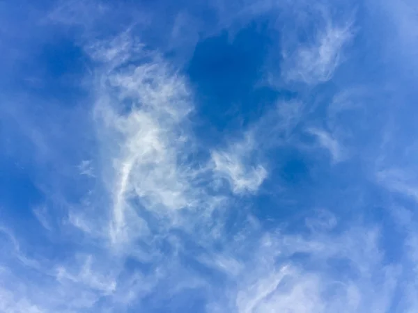 Ritka Felhők Kék Eget Reggel Háttérben Bolyhos Felhők Kék Este — Stock Fotó