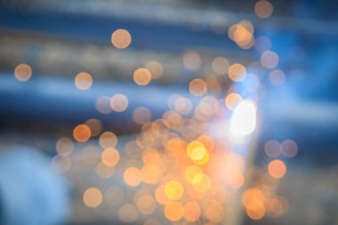 Bokeh ile kaynak çelik ile soyut bulanık odak kıvılcım. Endüstriyel kavram için kaynak bulanık.  