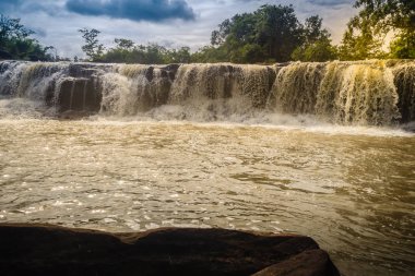 Egzotik küçük şelale yüzme için Ubon Ratchathani, Tayland 
