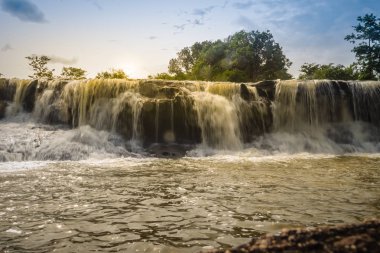 Egzotik küçük şelale yüzme için Ubon Ratchathani, Tayland 