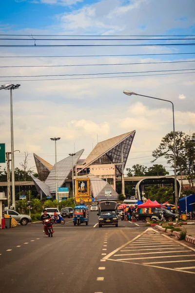 Ubon Ratchathani Thaïlande Juillet 2017 Personnes Véhicules Devant Terminal Contrôle — Photo