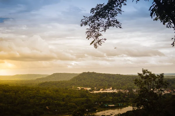 Floresta Pacífica Montanhas Sobre Chong Mek Checkpoint Terminal Ponte Terra — Fotografia de Stock