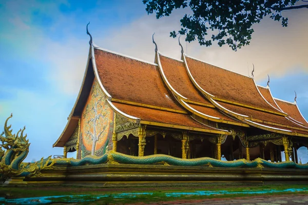 Wunderschöne Landschaft Und Architektur Wat Sirindhorn Wararam Phu Prao Öffentlicher — Stockfoto