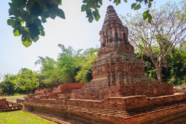 Wat Pu Pia (Tapınak, yaşlı adam Pia), Wiang Kum Kam, bir tarihi yerleşim ve sit alanı harap tapınaklardan Kral Mangrai tarafından büyük 13 yüzyıldan bu yana, Chiang Mai yerleşik..