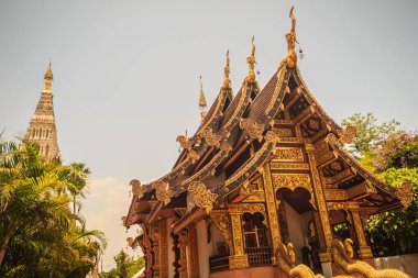 Güzel Wat Chedi Liam (kare Pagoda Tapınağı), Chiang Mai, Tayland at ikamet rahipler ile bir çalışma tapınak kalır Wiang Kum Kam arkeolojik alanda sadece antik tapınak.