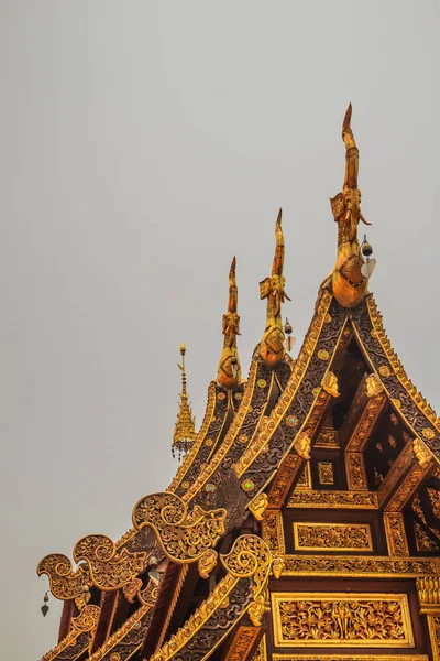 Padrão Naga Desejada Bonita Viga Gable Igreja Estilo Norte Tailandês — Fotografia de Stock