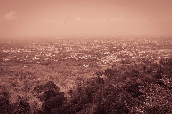 チェンマイ ドイステープ丘視点から都市景観ビュー チェンマイの町の 180 あなたの足の下で見ることができます チェンマイは タイ北部最大の都市 — ストック写真