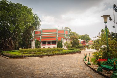 Bhubing Rajanives Sarayı, Kraliyet kış Chiang Mai Tayland kuzey kesiminde insanlarda mevsimsel ziyaretleri sırasında Kraliyet ailesinin kaldığı.