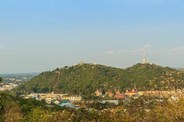 Pagoda Phra Nakhon Khiri Historical Park (Khao Wang), Petchaburi, Tayland, Thailand, tepenin üstüne görünümünü güzel manzara.