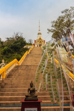 Khao Takiab (Chopsticks Hill) tapınak veya maymun dağ yerel olarak bilinen biridir Hua Hin's en iyi bilinen konumlar, Hua Hin district, Prachuap Khiri Khan, Thailand.