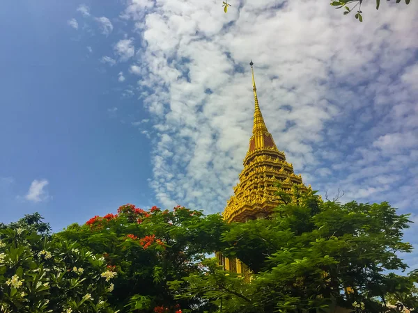 Mondop Wat Phra Phutthabat Pagoda Templo Huella Buda Bajo Cielo —  Fotos de Stock