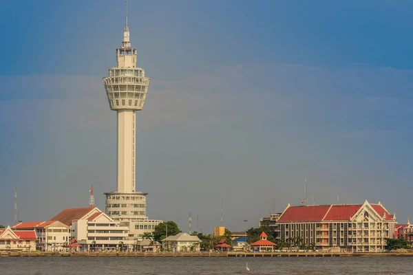 Widok Rzekę Samut Prakan Ratusz Nową Wieżą Widokową Przystani Łodzi — Zdjęcie stockowe