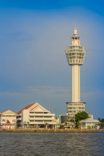 Widok Rzekę Samut Prakan Ratusz Nową Wieżą Widokową Przystani Łodzi — Zdjęcie stockowe