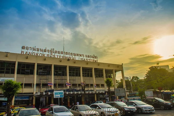 Bangkok Tailandia Noviembre 2017 Estación Autobuses Ekkamai Atardecer Estación Autobuses — Foto de Stock