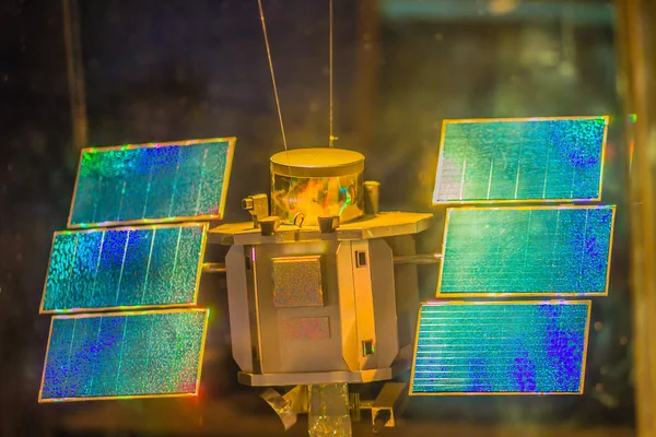 Bangkok, Tayland - 4 Kasım 2017: Model, 2001 yılında başlatılan ve 2015 yılında Bangkok Planetarium çürük Digitalglobe ait Quickbird, bir yüksek çözünürlüklü ticari dünya gözlem uydusu.