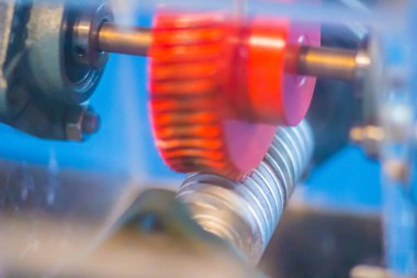 Örnek ürün kümesi sonsuz dişli. Bir solucan sürücü bir solucan sonsuz dişli ile kafesleri bir dişli düzenlemedir. İki öğe aynı zamanda solucan vida ve solucan tekerlek olarak adlandırılır.