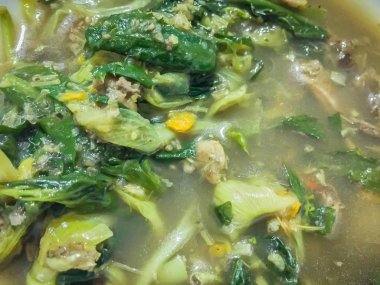 Balık veya et ve sebze içeren 