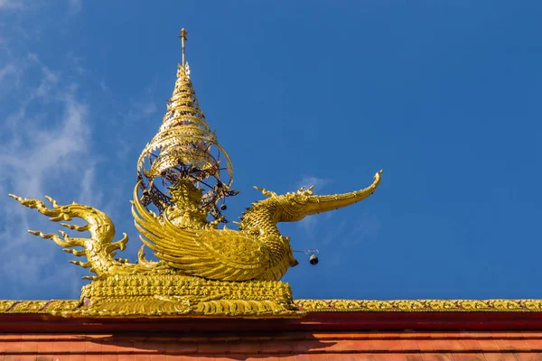 Beautiful Swan Naga Sculptures Church Roof Blue Sky Background Wat — Stock Photo, Image