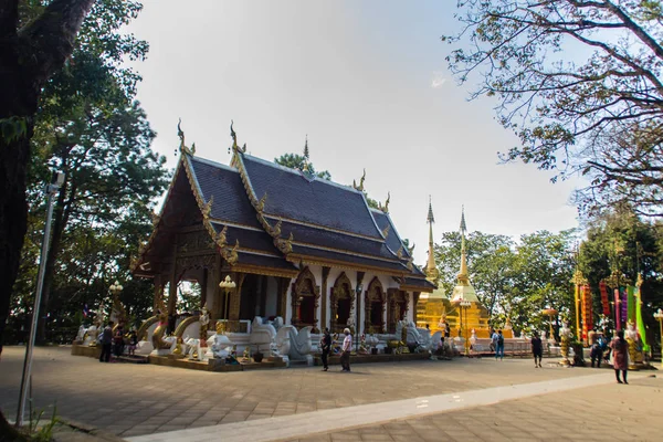 Chiang Rai Tajlandia Listopada 2017 Turystyczna Odwiedził Złotych Pagody Wat — Zdjęcie stockowe
