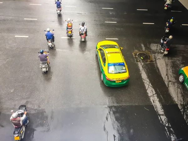 Bangkok Thailand October 2017 Motorbikes Cars Speed Green Traffic Sign — Stock Photo, Image
