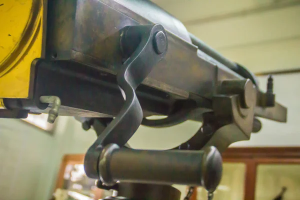 老加特林枪 其中一个最著名的早期快速火力弹簧加载 加特林枪最早是在美国内战期间的战争中使用的 — 图库照片