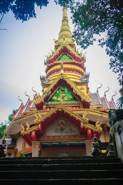 Belo Pagode Dourado Com Arte Decorativa Tailandesa Público Budista Wat — Fotografia de Stock