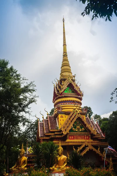 Belo Pagode Dourado Com Arte Decorativa Tailandesa Público Budista Wat — Fotografia de Stock