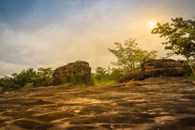 Manzara, tortul kayaçlar oluşum. İfade ve sonraki çimentolama su içinde ve Dünya'nın yüzeyinde o malzemenin tarafından kurulan tortul kayaçlar.