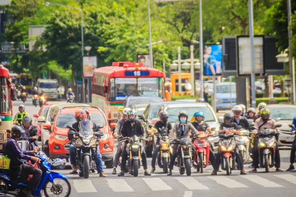 Bangkok Tailândia Agosto 2017 Muitas Motos Ônibus Carros Estão Parando — Fotografia de Stock