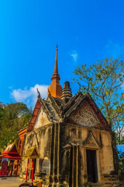 Wat Khao Rup Chang veya Tapınağı fil güzel mimari yapılar (15 Kms hakkında il merkezinin güneyinde), bir Phichit ili, Tayland en ünlü konumlar tepe.