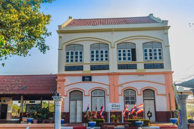Phichit, Tayland - 18 Mart 2018: Neo-klasik mimarisi Phichit bina Tren İstasyonu, Phichit ilinin Merkez Tren İstasyonu. Bangkok bulunduğu 347 kilometre (215.5 mı).
