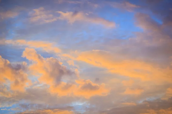 Nuvem Vermelha Fundo Azul Céu Céu Dramático Por Sol Começou — Fotografia de Stock