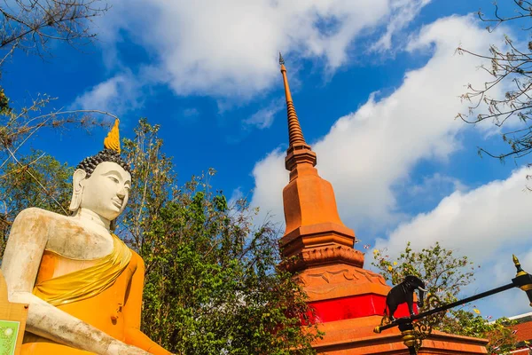 Increíble Pagoda Roja Con Imagen Buda Sobre Fondo Azul Del — Foto de Stock