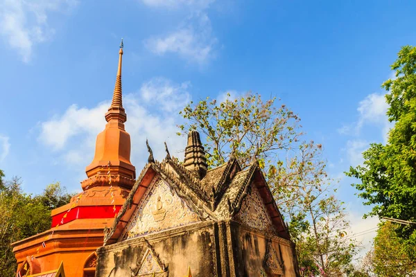 Csodálatos Vörös Pagoda Buddha Kép Templomban Wat Khao Rup Chang — Stock Fotó