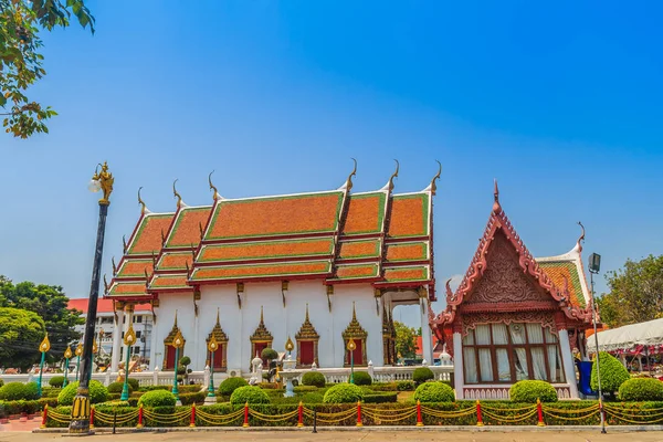 Wunderschöne Landschaft Und Buddhistische Kirche Außen Wat Tha Luang Tempel — Stockfoto