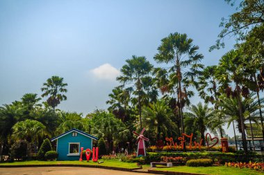 Phichit, Tayland - 17 Mart 2018: Bueng bkz: Fai, Muang Bölgesi, Pichit bölgesi, Tayland gölde ile kamu park, güzel bahçe dekorasyon.