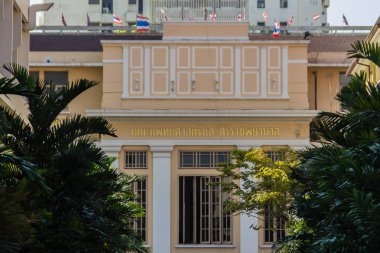 Bangkok, Tayland - 21 Aralık 2017: Eski neo-klasik tarzı bina, Fakültesi Tıp Siriraj hastane Siriraj Hastanesi'nde, Tayland, 1888 yılında kurulan en eski ve en büyük Hastanesi.