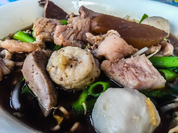 Noodles Pork Pork Balls Soup One Popular Thai Street Food — Stock Photo, Image