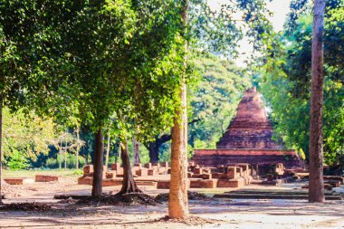 Lanka tarzı pagoda Muang Kao Historical Park, antik şehir Phichit, Tayland Wat Mahathat Tapınağı kalıntıları. Ortak tarihi ve ücretsiz giriş Event: bu turistik 's.